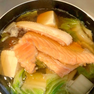 鮭と豚肉の寄せ鍋